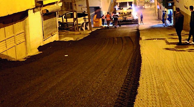 ASFALT ÇALIŞMALARI GECE GÜNDÜZ HIZ KESMEDEN DEVAM EDİYOR