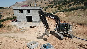 Selimiye Mahallesinde Yeni Yerleşimlerin İçme Suyu Hatları Yapılıyor