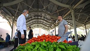 BAŞKAN OKAY PAZAR ESNAFIYLA BİR ARAYA GELDİ