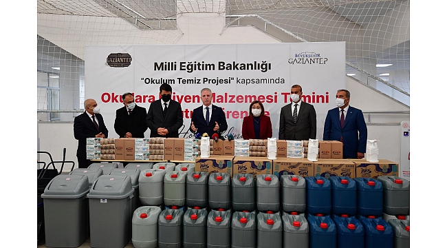 OKULLARA TEMİZLİK MALZEMESİ DAĞITIMI DEVAM EDİYOR