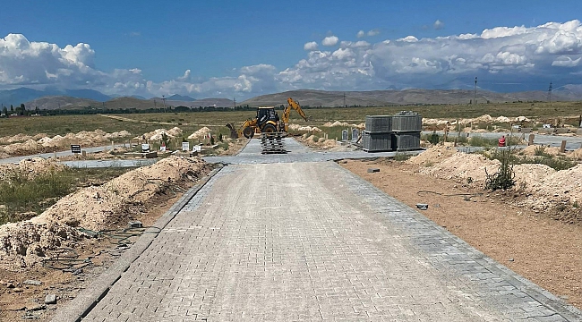 Büyükşehir, Afşin ve Elbistan'da Arterlerin Bakım ve Onarımını Sürdürüyor