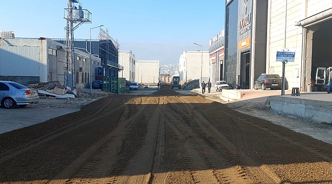 YENİ SANAYİ SİTESİ'NDE DULKADİROĞLU'NDAN YOL ÇALIŞMASI