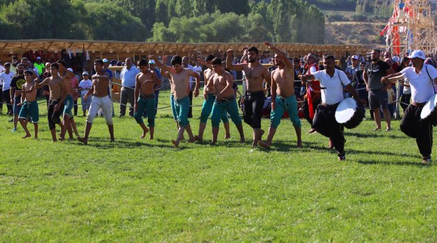 Ahlat'ta Maraş'ı Dünya İzledi