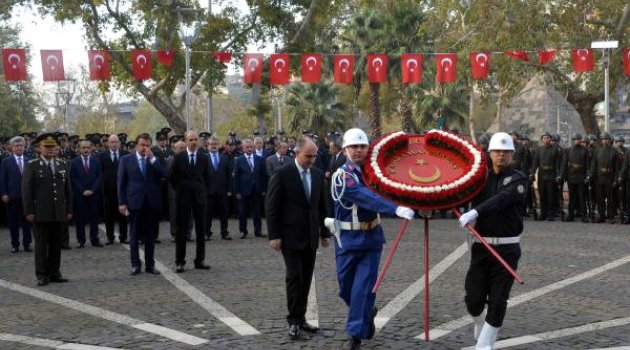 Atatürk, Kahramanmaraş'ta Törenlerle Anıldı..