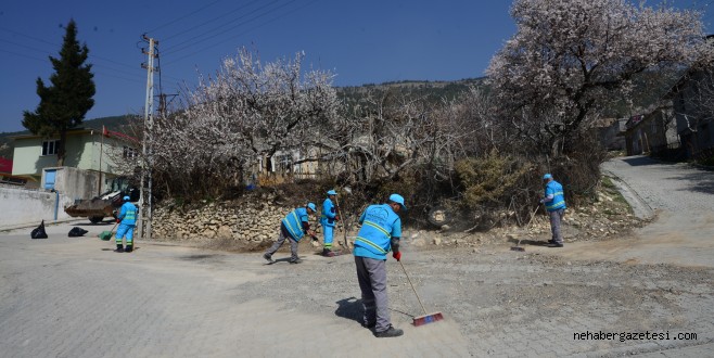 DULKADİROĞLU'NDAN KIRSAL MAHALLELERE BAHAR TEMİZLİĞİ