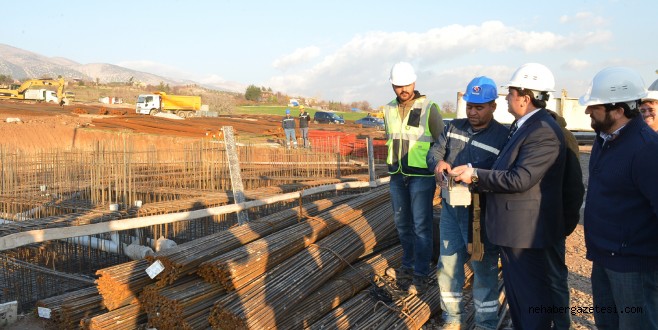 Erkoç Güneşevler Toplu Konutlarında Çalışmaları Yerinde İnceledi