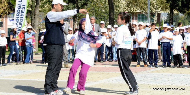 ''Geleneksel Çocuk Oyunları Şenliği" K.Maraş'ta Yapıldı