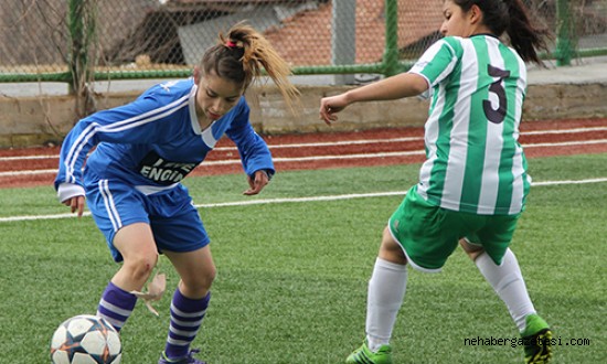 Kadınlar Futbol 3. Ligde K.Maraş Anadolu Gençlik Spor Galip