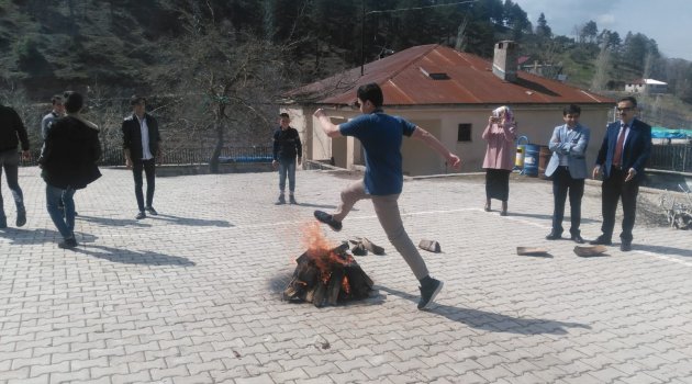 KARDEŞ OKULLAR NEVRUZU TÜRKOĞLU'NDA BİRLİKTE KUTLADI