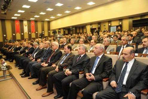 KSÜ'DE 2014-2015 AKADEMİK YIL AÇILIŞ DERSİNİ MAHİR ÜNAL VERDİ.