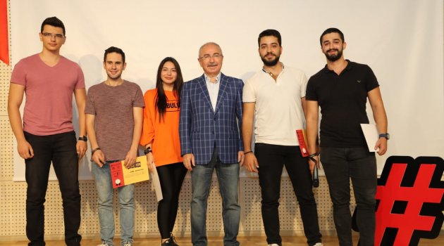 KSÜ Öğrencileri Yaptıkları Mobil Uygulamayla Hackathon Yarışmasında 1. Oldu