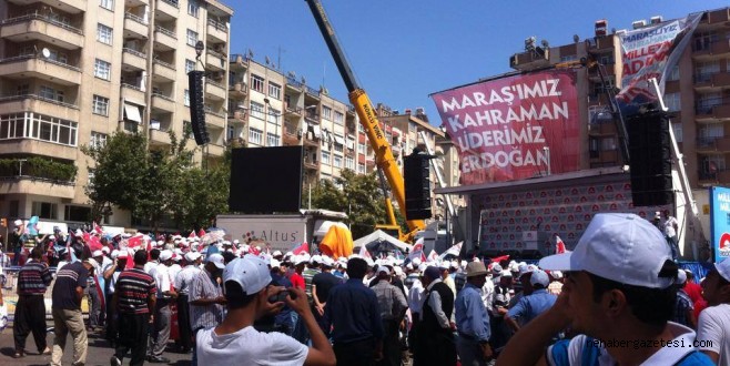 Miting Alanından Kareler Kahramanmaraş Başbakanını Bekliyor