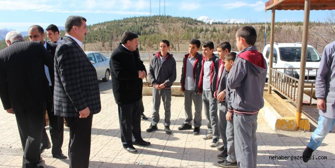 ÖĞRENCİLERDEN BAŞKAN ÇELEĞEN'E SEVGİ SELİ