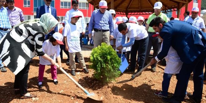 ONİKİŞUBAT'TAN ÖĞRENCİLERE "ÇEVRE" EĞİTİMİ