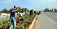 ADANA YOLUNDA REFÜJ ÇALIŞMASI