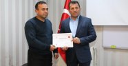 İL MÜDÜRÜ KABAKCI BAŞARILI SPORCULARA BAŞARI BELGESİ VERDİ