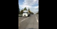 Ters Şeritte İlerleyen Kamyon Trafiği Tehlikeye Soktu..