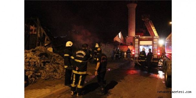 Tarihi Cami Cayır Cayır Yandı